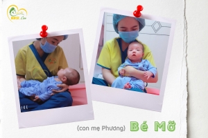 Các điều dưỡng viên của Nurse Care tiến hành dịch vụ tắm tại nhà cho Bé Mỡ (con của mẹ Phương). 